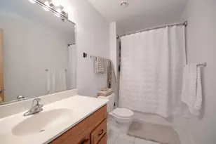 1645 W Ogden Ave, Chicago, IL 60612 - Photo 10