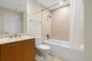 240 E Illinois St, Chicago, IL 60611 - Photo 14