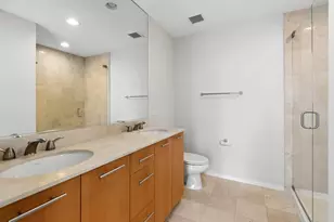 240 E Illinois St, Chicago, IL 60611 - Photo 10