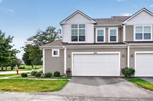 511 Amherst Dr, Sycamore, IL 60178 - Photo 2