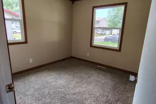 1036 Avenue E, Rochelle, IL 61068 - Photo 6