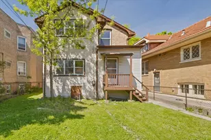 6515 N Maplewood Ave, Chicago, IL 60645 - Photo 2