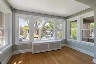 6515 N Maplewood Ave, Chicago, IL 60645 - Photo 8