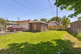 6515 N Maplewood Ave, Chicago, IL 60645 - Photo 4
