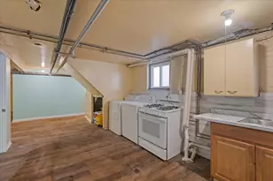 6515 N Maplewood Ave, Chicago, IL 60645 - Photo 32