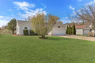 38312 Imperial Ln, Beach Park, IL 60087 - Photo 32