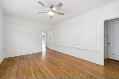 7806 S Cregier Avenue, Chicago, IL 60649 - Photo 6