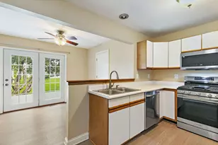 1435 Moluf St, Dekalb, IL 60115 - Photo 6