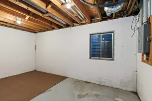 1435 Moluf St, Dekalb, IL 60115 - Photo 14