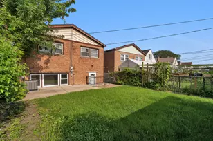 5035 S Kilpatrick Ave, Chicago, IL 60632 - Photo 2