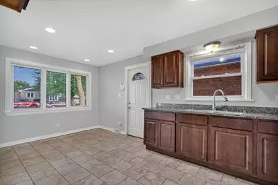 5035 S Kilpatrick Avenue, Chicago, IL 60632 - Photo 4
