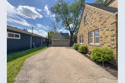 216 Wilcox Avenue, Elgin, IL 60123 - Photo 32
