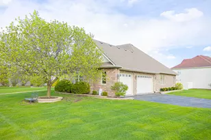 12819 Waterford Blvd, Plainfield, IL 60585 - Photo 2