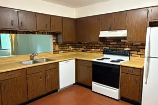 450 Brandy Dr, Crystal Lake, IL 60014 - Photo 2