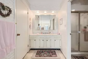 1S055 Spring Rd, Oakbrook Terrace, IL 60181 - Photo 14