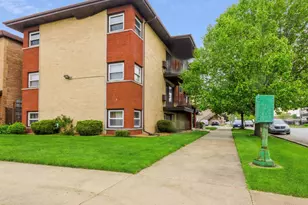 12549 S Marshfield Ave, Calumet Park, IL 60827 - Photo 2