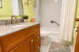 1380 Oakwood Ave, Des Plaines, IL 60016 - Photo 12