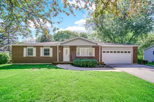 104 Poplar Rd, Yorkville, IL 60560 - Photo 1