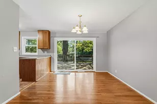 1906 Crescent Dr, Champaign, IL 61821 - Photo 12