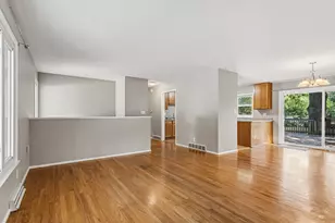 1906 Crescent Dr, Champaign, IL 61821 - Photo 10