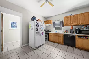 935 N Court St, Rockford, IL 61103 - Photo 10