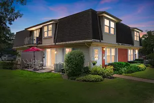 2208 Ramsey Cir, Schaumburg, IL 60194 - Photo 2