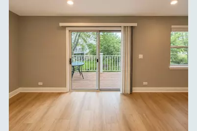 82 Holmes Way #X2, Schaumburg, IL 60193 - Photo 8