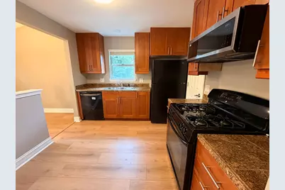 82 Holmes Way #X2, Schaumburg, IL 60193 - Photo 4