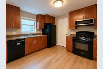 82 Holmes Way #X2, Schaumburg, IL 60193 - Photo 2