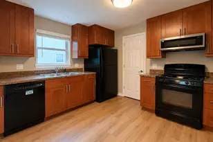 82 Holmes Way, Schaumburg, IL 60193 - Photo 2