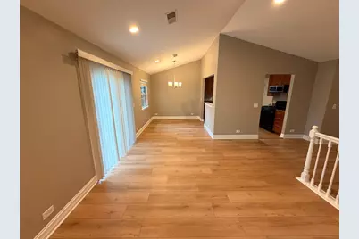82 Holmes Way #X2, Schaumburg, IL 60193 - Photo 6