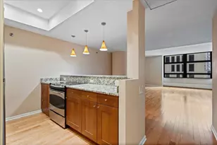 680 N Lake Shore Dr, Chicago, IL 60611 - Photo 2