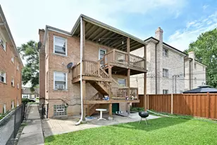 2033 N 74th Ave, Elmwood Park, IL 60707 - Photo 18