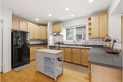 6542 N Maplewood Avenue, Chicago, IL 60645 - Photo 8