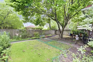 6542 N Maplewood Ave, Chicago, IL 60645 - Photo 32