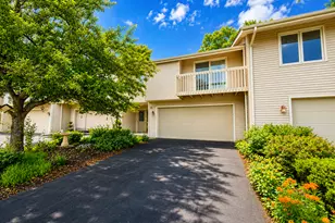 4685 High Point Dr, Rockford, IL 61114 - Photo 2
