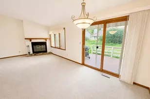 4685 High Point Dr, Rockford, IL 61114 - Photo 8