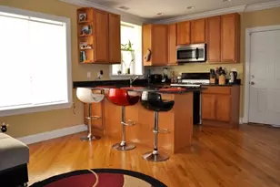 2315 W Rosemont Ave, Chicago, IL 60659 - Photo 2