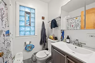 5848 W Catalpa Ave, Chicago, IL 60630 - Photo 22