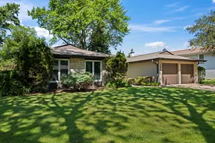 190 S Circle Ave, Bloomingdale, IL 60108 - Photo 2