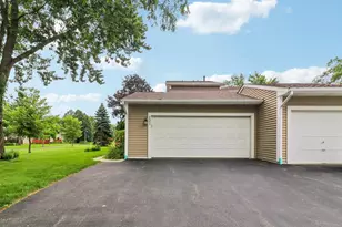 201 Colony Ct, Vernon Hills, IL 60061 - Photo 1