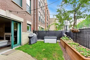 2303 W Chicago Ave, Chicago, IL 60622 - Photo 22