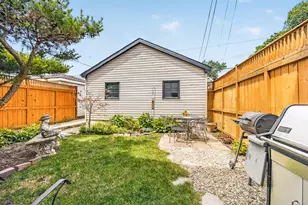 2520 N St Louis Ave, Chicago, IL 60647 - Photo 12
