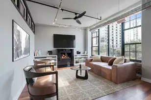 70 E 18th St, Chicago, IL 60616 - Photo 2