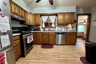 410 Broadway Ave, Sterling, IL 61081 - Photo 12
