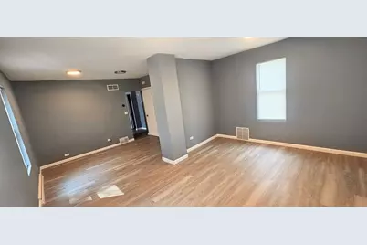 909 E Lake Street, Aurora, IL 60506 - Photo 2