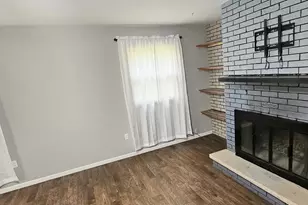 909 E Lake St, Aurora, IL 60506 - Photo 6