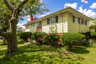 16948 Glen Oaks Dr, Country Club Hills, IL 60478 - Photo 2