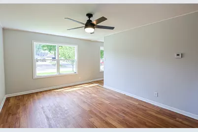 414 Tulsa Avenue, Carpentersville, IL 60110 - Photo 6
