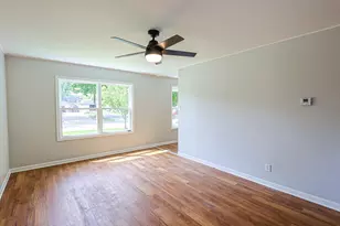 414 Tulsa Ave, Carpentersville, IL 60110 - Photo 6
